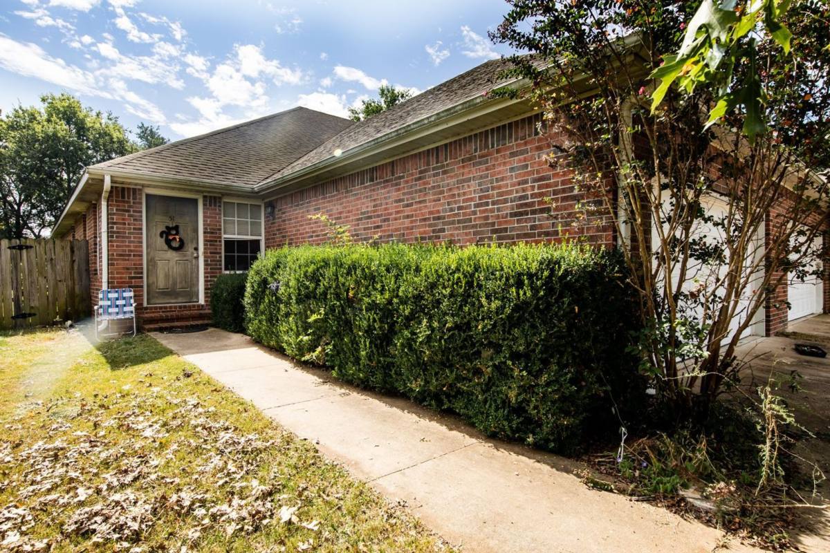 Townhouse for rent at 51 W Dakota Trail, Farmington, AR 72730