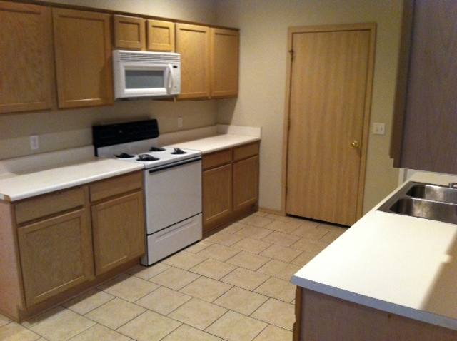 Townhouse for rent at 51 W Dakota Trail, Farmington, AR 72730