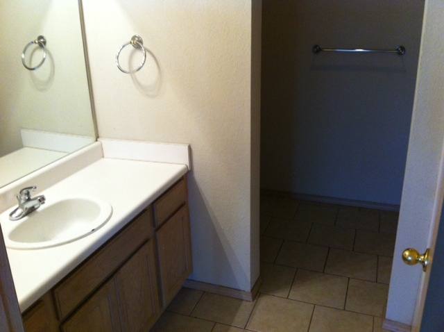 Townhouse for rent at 51 W Dakota Trail, Farmington, AR 72730