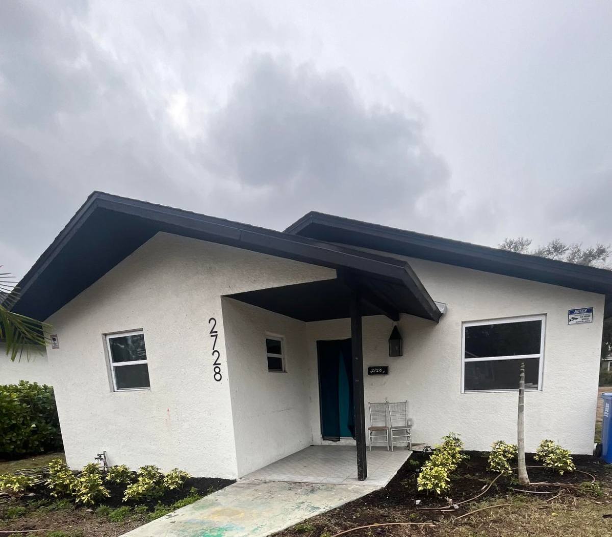 House for rent at 2728 14th Ave S, Saint Petersburg, FL 33712