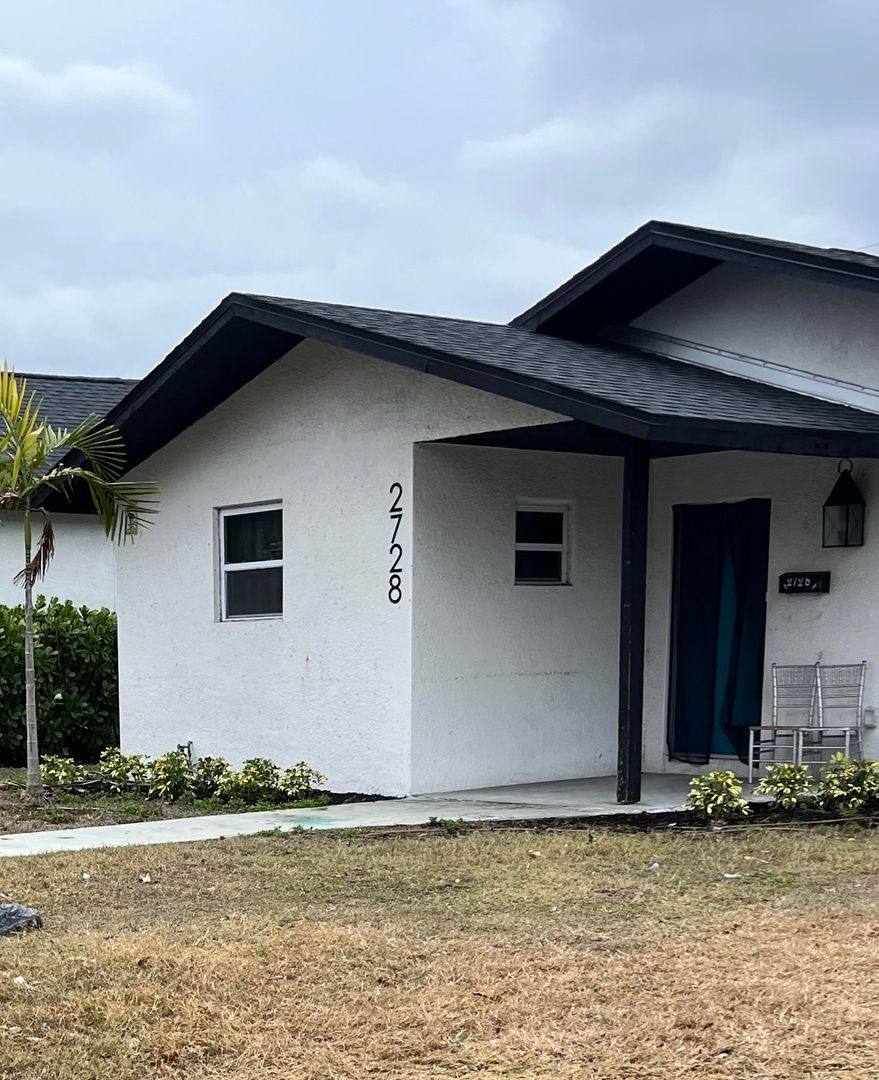 House for rent at 2728 14th Ave S, Saint Petersburg, FL 33712