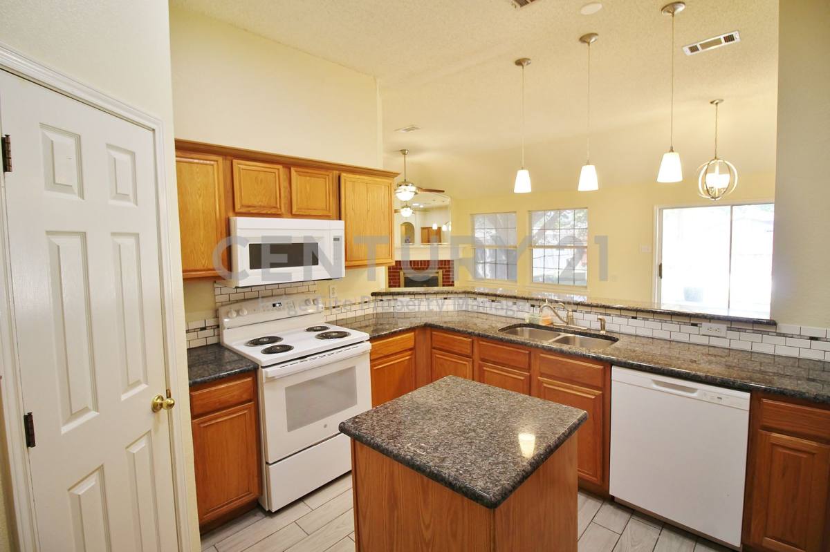 House for rent at 609 Blueberry Hill Lane, Mansfield, TX 76063