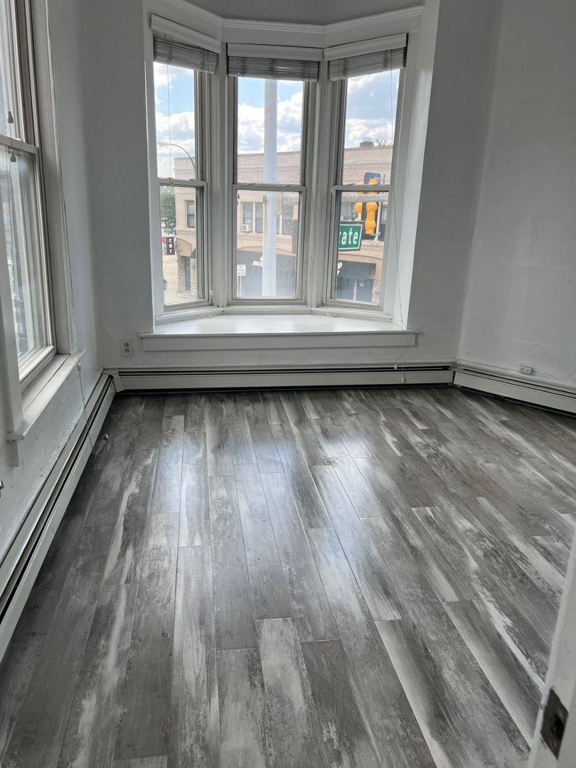 Apartment for rent at 816 S State St, Ann Arbor, MI 48104
