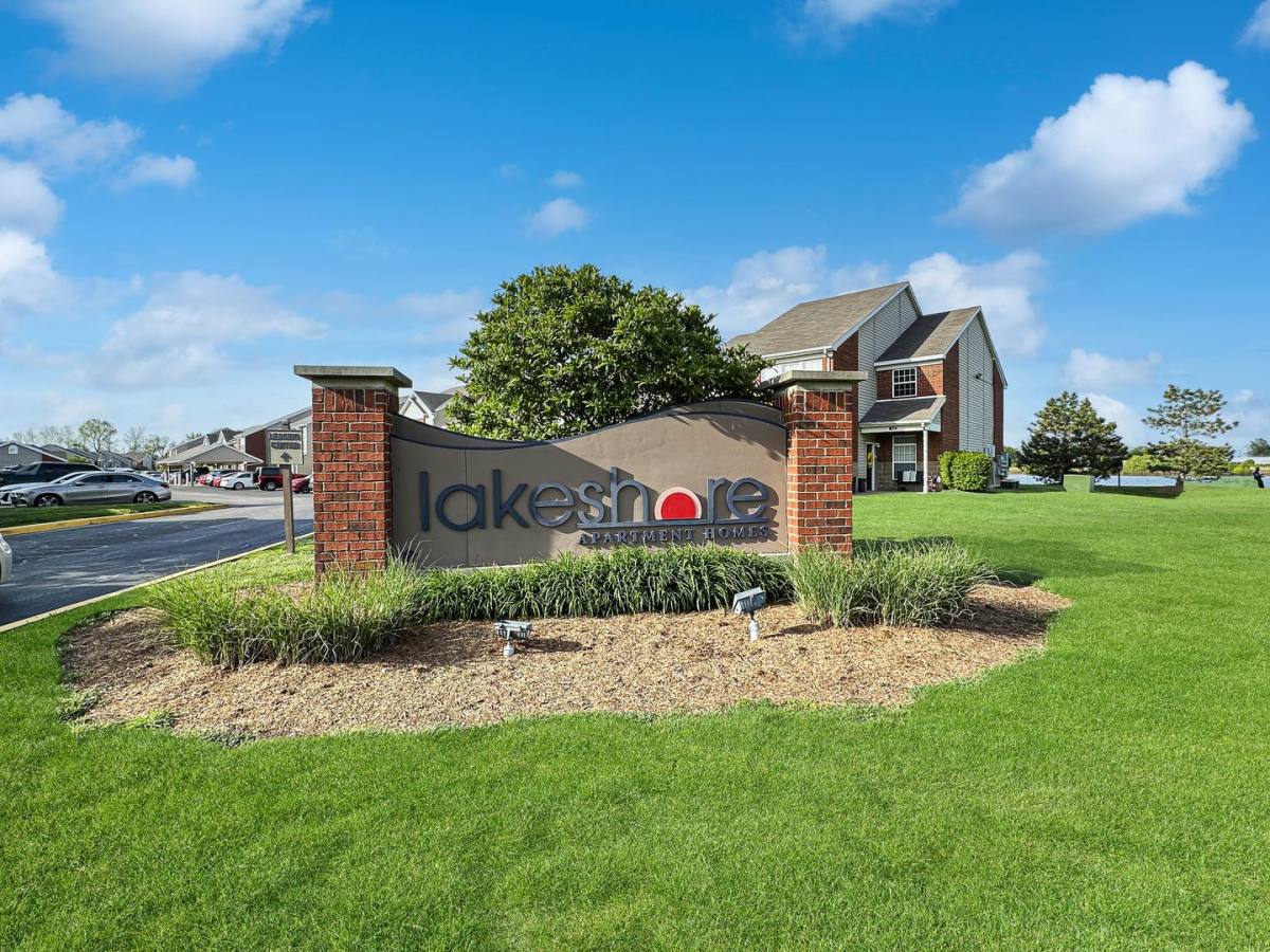 Apartment for rent at 727 Beachfront Dr, Evansville, IN 47715