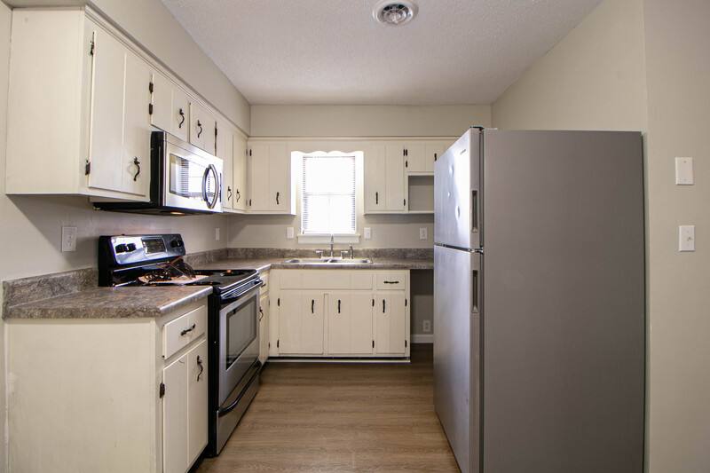 Apartment for rent at 404 -08 Thompsonville Lane, Oak Grove, KY 42262