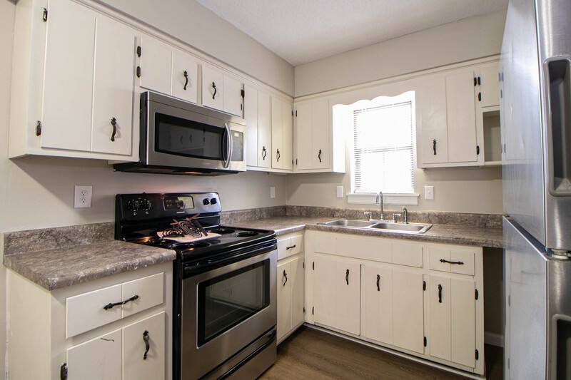 Apartment for rent at 404 -08 Thompsonville Lane, Oak Grove, KY 42262
