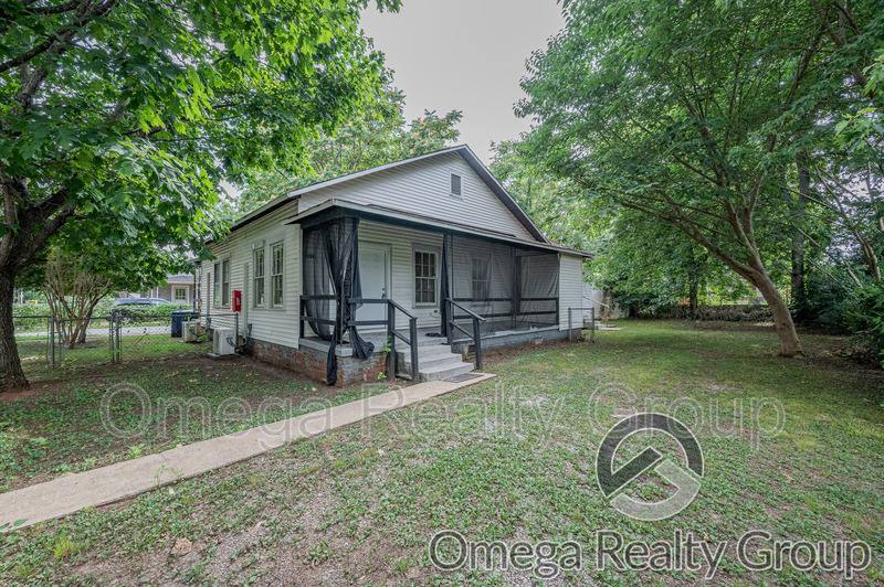 Apartment for rent at 3208 Clopton St SW, Huntsville, AL 35805