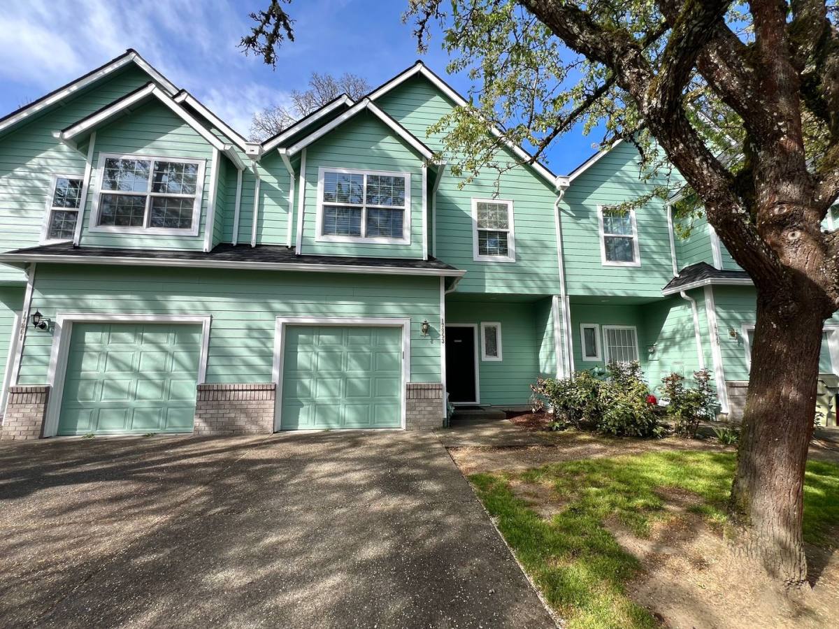 Townhouse for rent at 17853 SW Wakem St, Beaverton, OR 97003