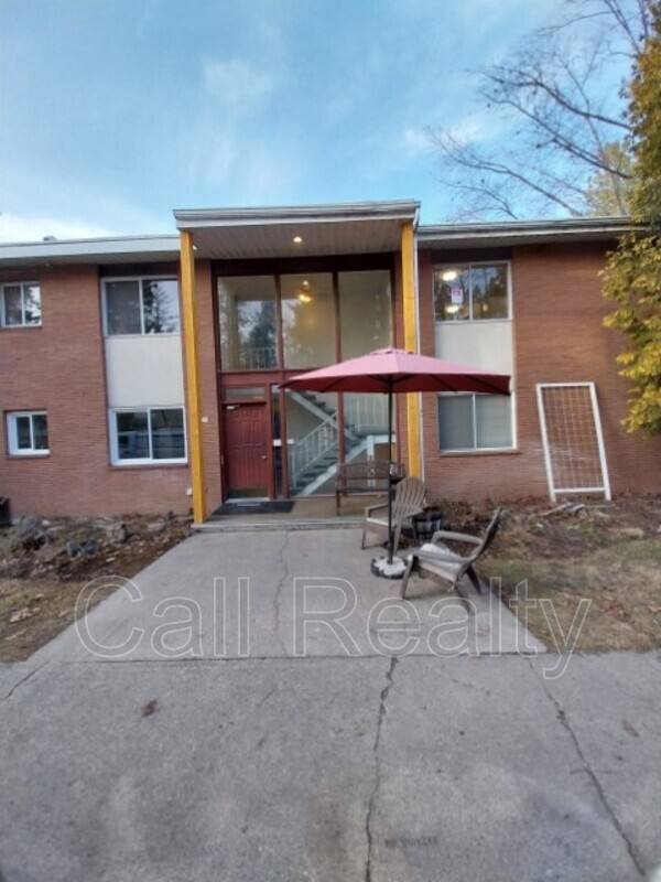 Apartment for rent at 904 W Lincoln Place #2, Spokane, WA 99204