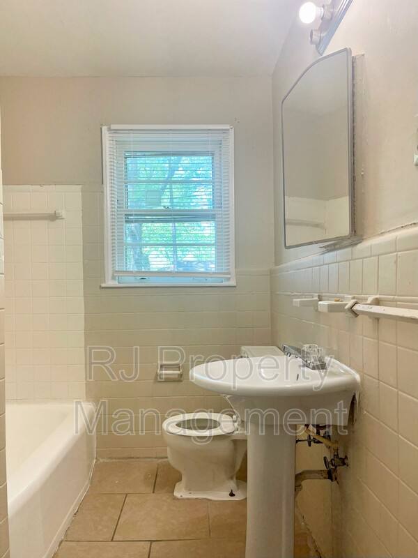 House for rent at 732 S Greer St, Memphis, TN 38111