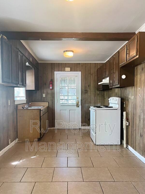 House for rent at 732 S Greer St, Memphis, TN 38111