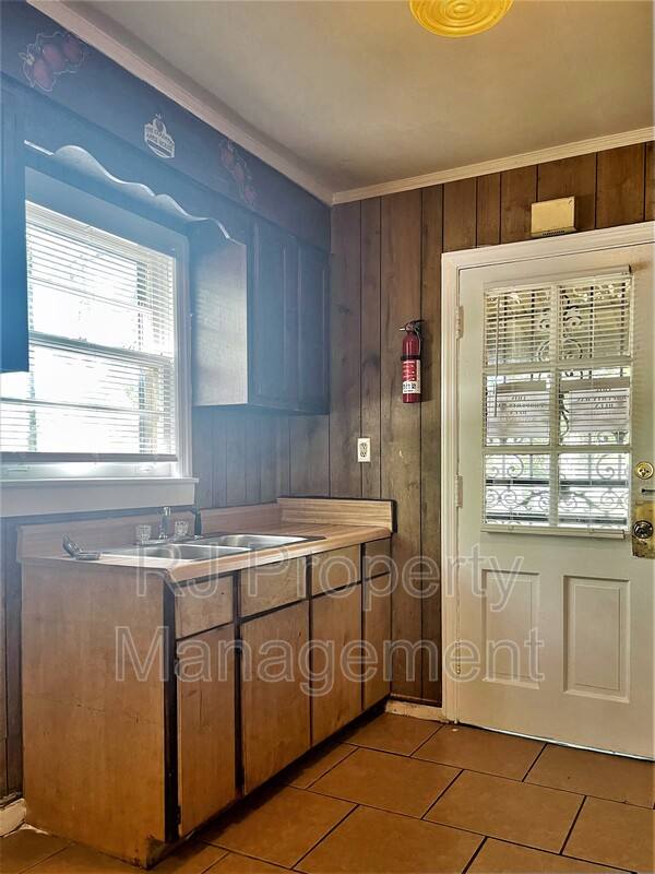 House for rent at 732 S Greer St, Memphis, TN 38111