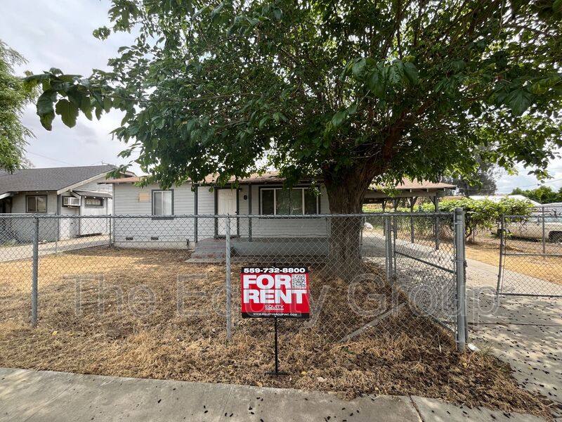 85 E Mountain View Ave, Porterville, CA 93257