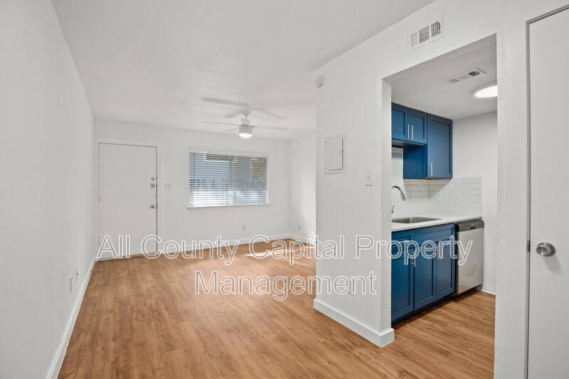 Apartment for rent at 502 W 35th St #105, Austin, TX 78705