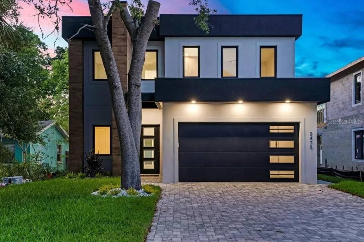 House for rent at 2475 Bay St, Sarasota, FL 34237