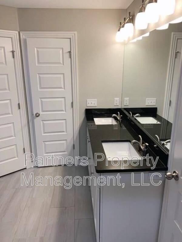 House for rent at 1521 N Dawes, Fayetteville, AR 72704