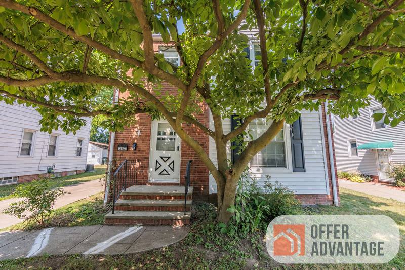 House for rent at 376 E 215th St, Euclid, OH 44123