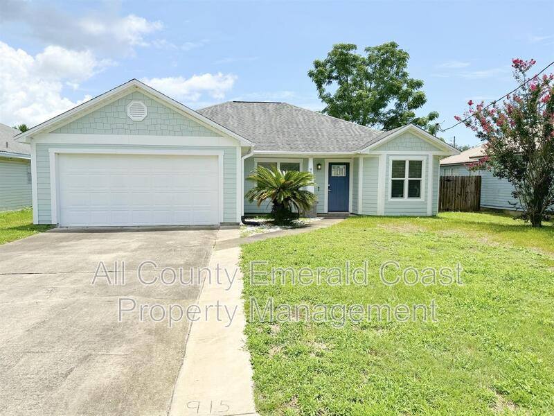 House for rent at 915 Emily Circle, Fort Walton Beach, FL 32547