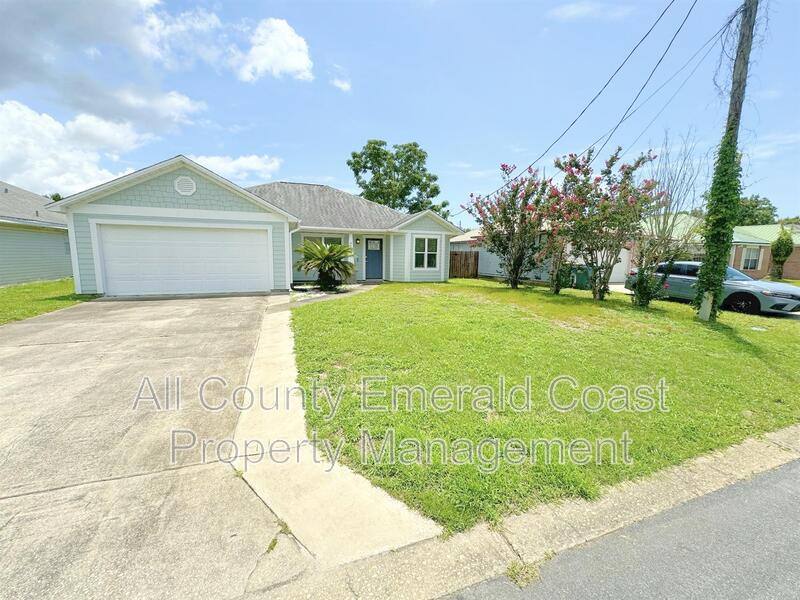 House for rent at 915 Emily Circle, Fort Walton Beach, FL 32547