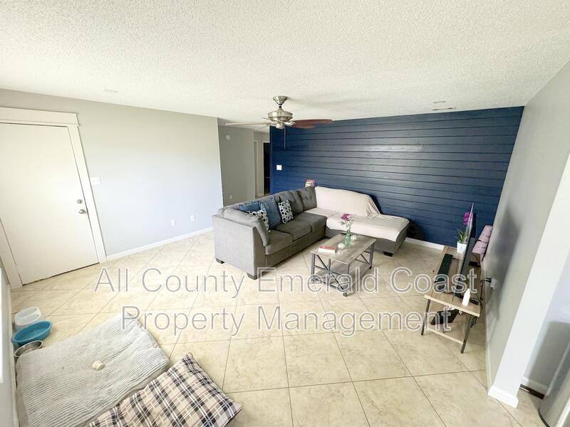 House for rent at 915 Emily Circle, Fort Walton Beach, FL 32547