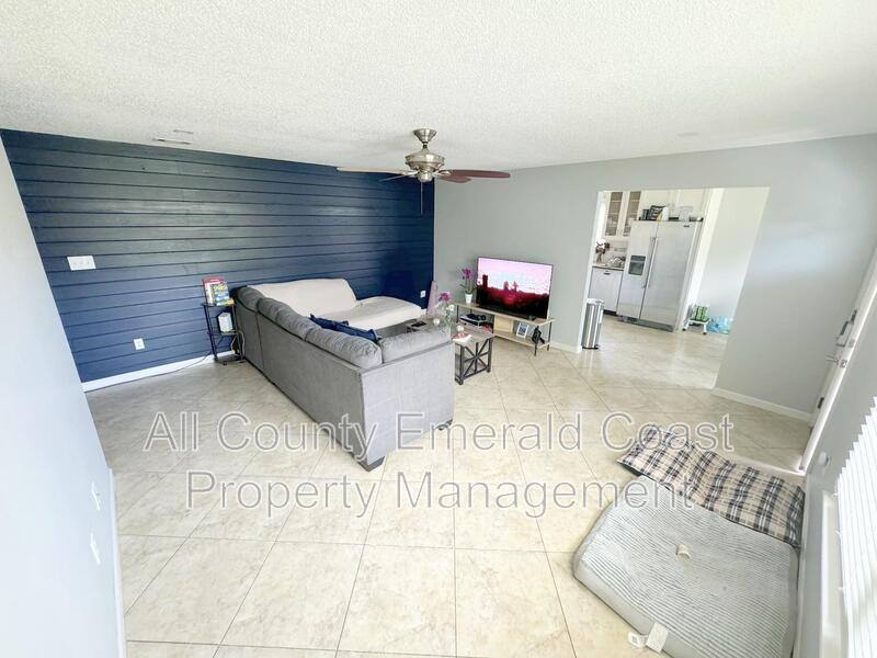 House for rent at 915 Emily Circle, Fort Walton Beach, FL 32547