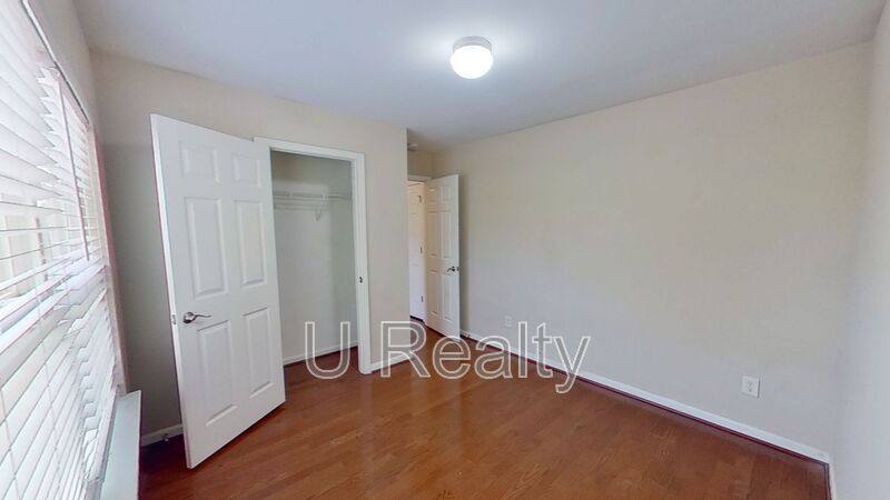 House for rent at 10009 Barrands Lane, Charlotte, NC 28278