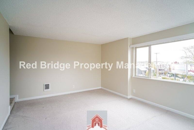 Apartment for rent at 4314 SW View Point Terrace #8, Portland, OR 97239