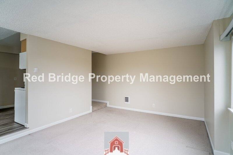 Apartment for rent at 4314 SW View Point Terrace #8, Portland, OR 97239