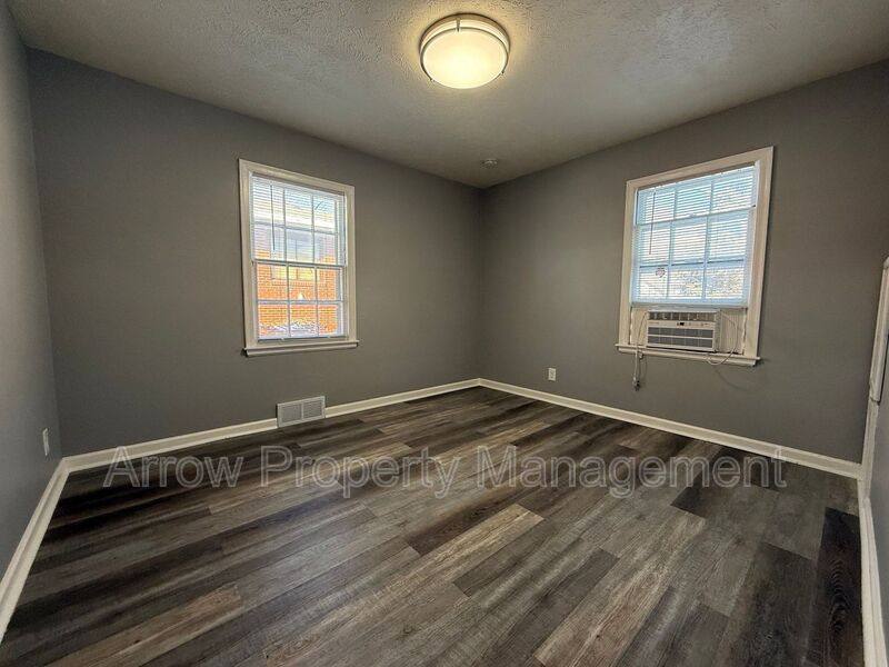 Apartment for rent at 1640 Washington St #1, Lincoln, NE 68502
