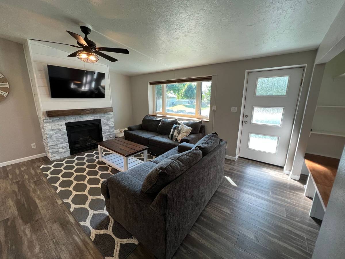 House for rent at 505 Deer Dr, Great Falls, MT 59404