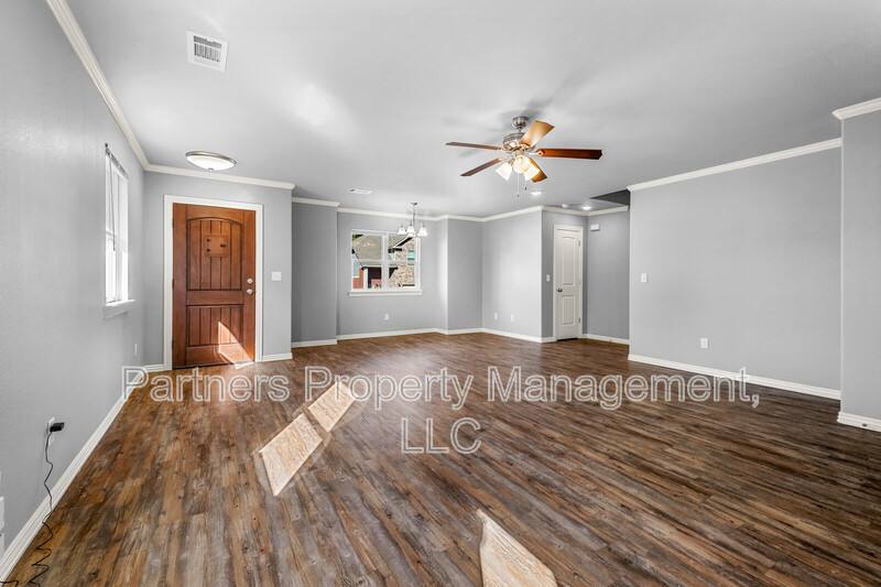 Apartment for rent at 1256 N Sicily Lane, Fayetteville, AR 72704