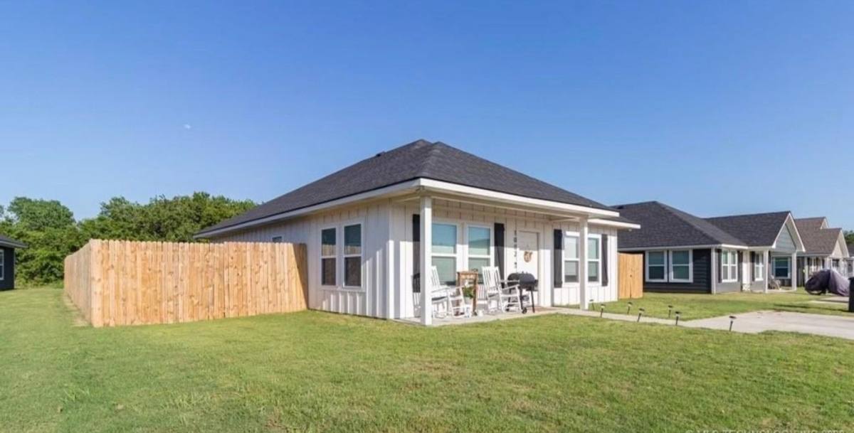 House for rent at 1002 Westgate Ave, Durant, OK 74701
