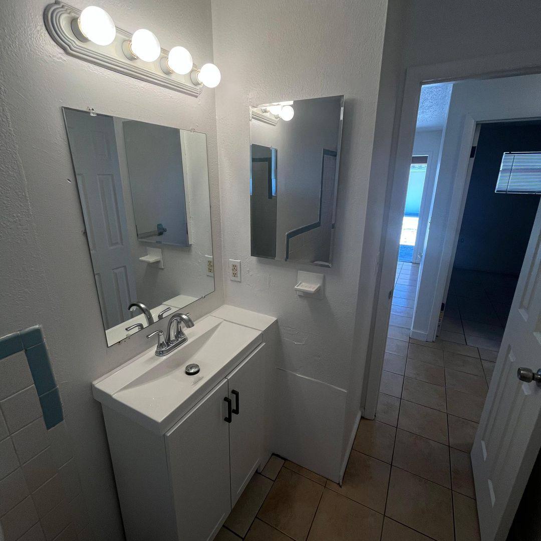 Apartment for rent at 3950 Lora St, Fort Myers, FL 33916