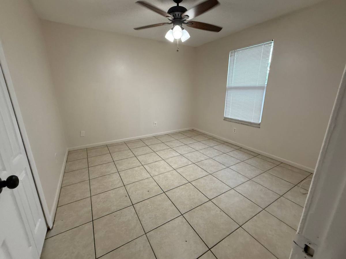 Apartment for rent at 3950 Lora St, Fort Myers, FL 33916