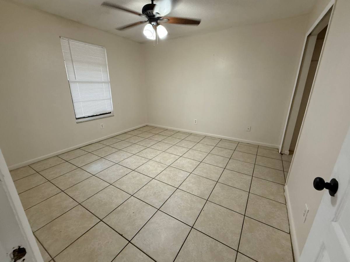 Apartment for rent at 3950 Lora St, Fort Myers, FL 33916
