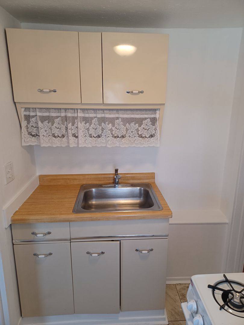 Apartment for rent at 221 N Orange St, Orange, CA 92866