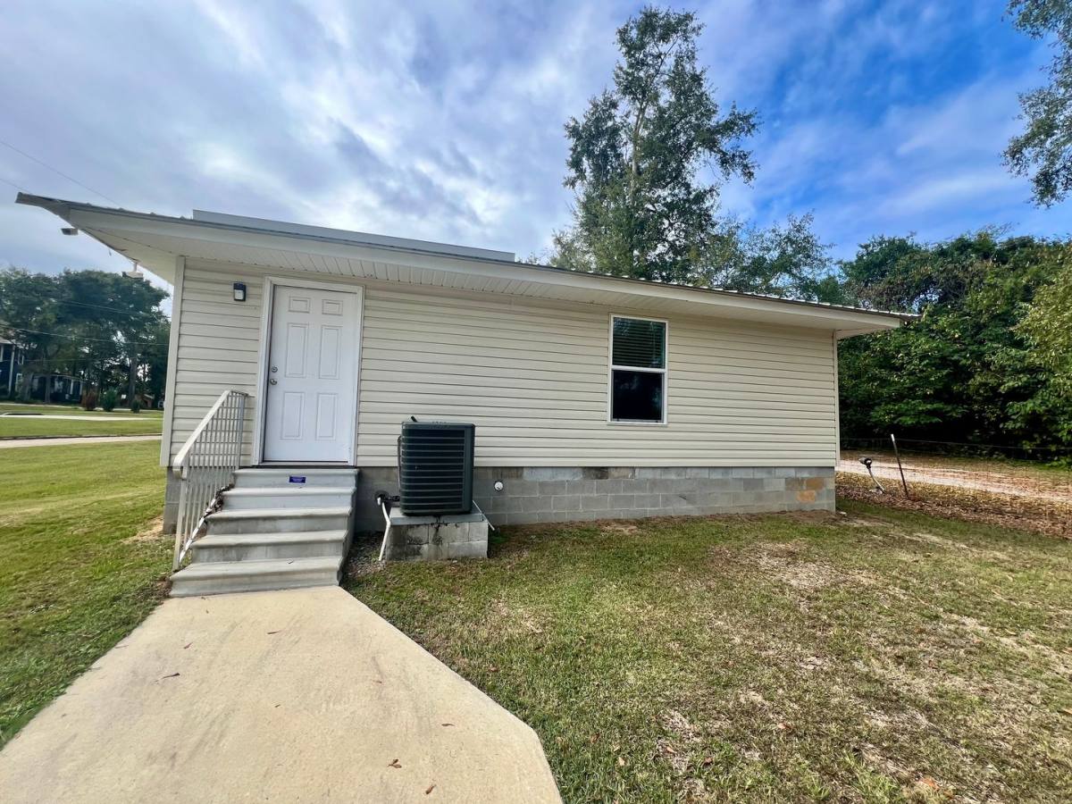 House for rent at 102 Dunn Cr, Troy, AL 36081