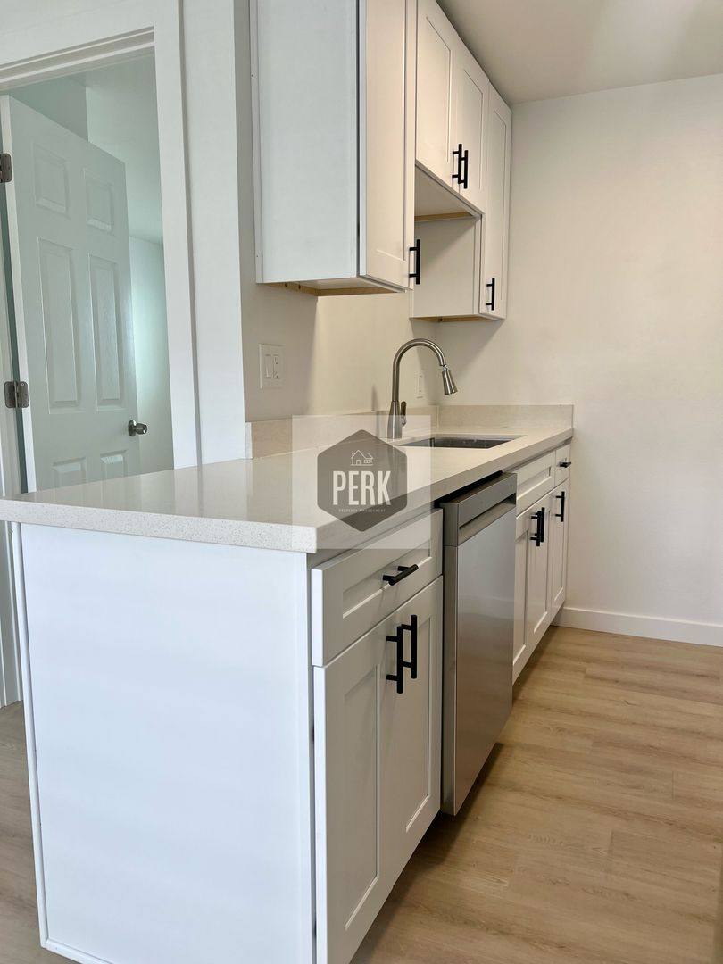 Apartment for rent at 1736-1740 S Horton St, Seattle, WA 98144