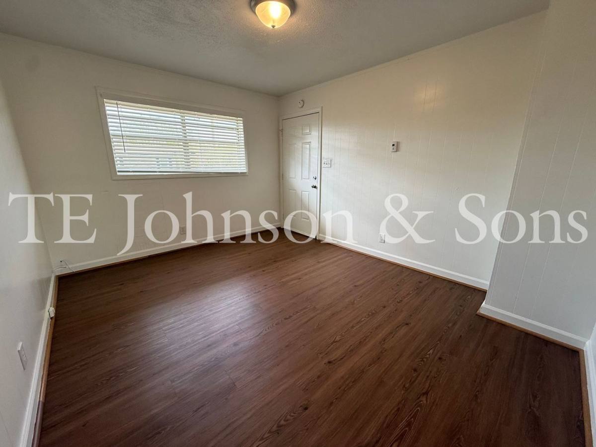 Apartment for rent at 1137 N Cameron Ave #C, Winston Salem, NC 27101