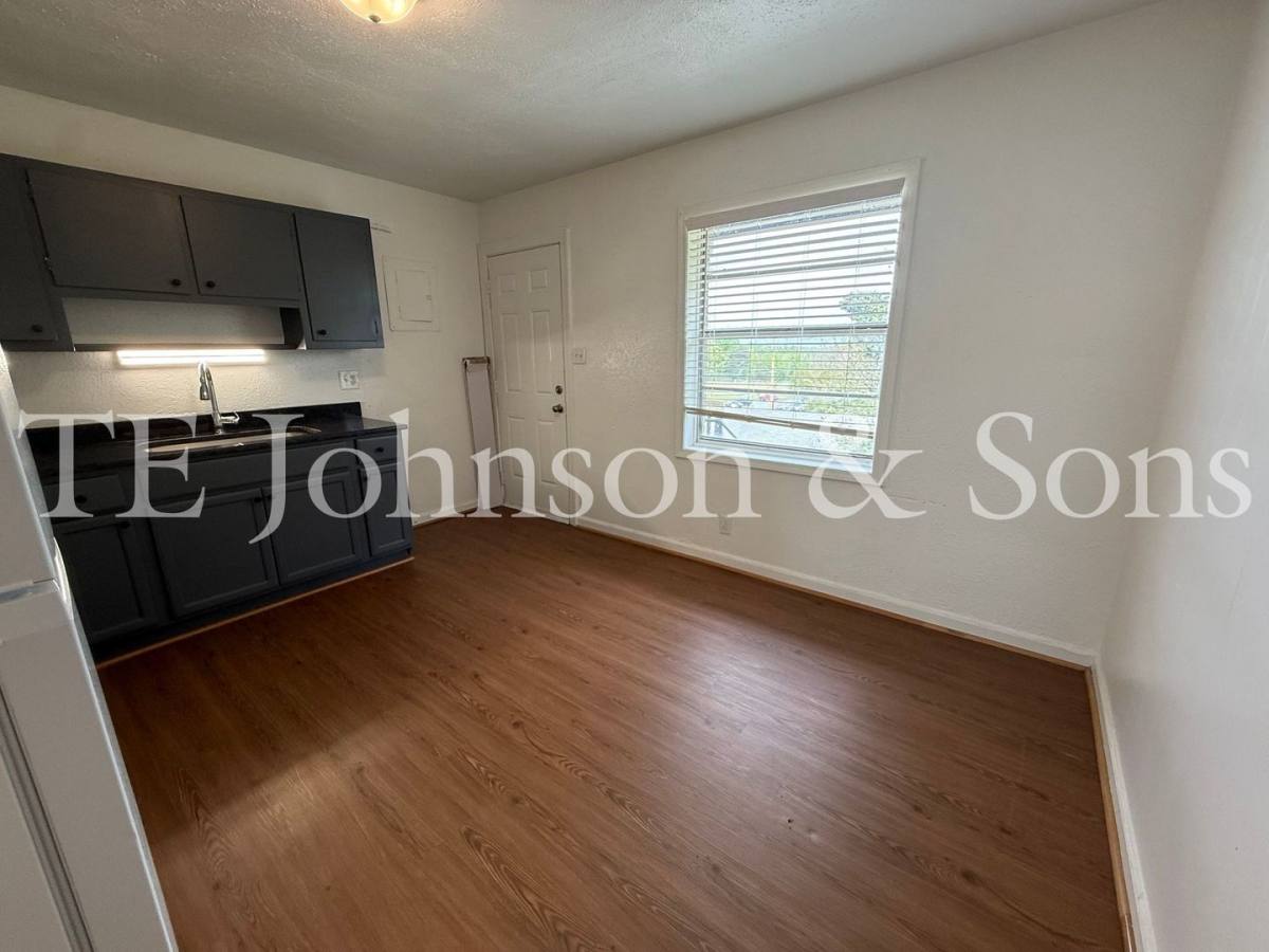 Apartment for rent at 1137 N Cameron Ave #C, Winston Salem, NC 27101