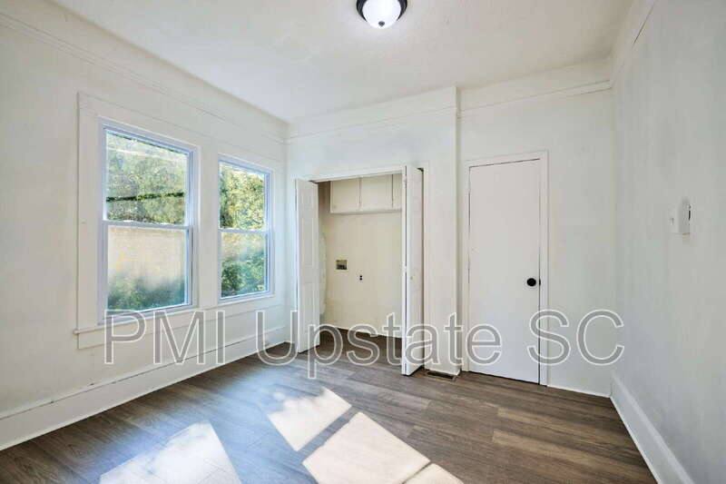 House for rent at 10 E Main St, Taylors, SC 29687