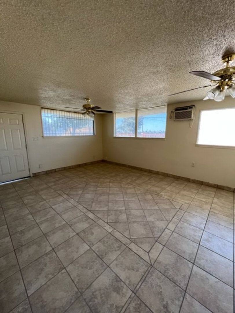 House for rent at 1092 E Hosking Ave, Bakersfield, CA 93307