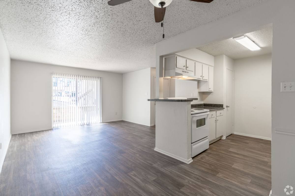 Apartment for rent at 202 Thigpen Dr, Tyler, TX 75703