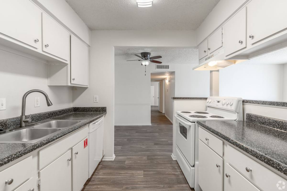 Apartment for rent at 202 Thigpen Dr, Tyler, TX 75703