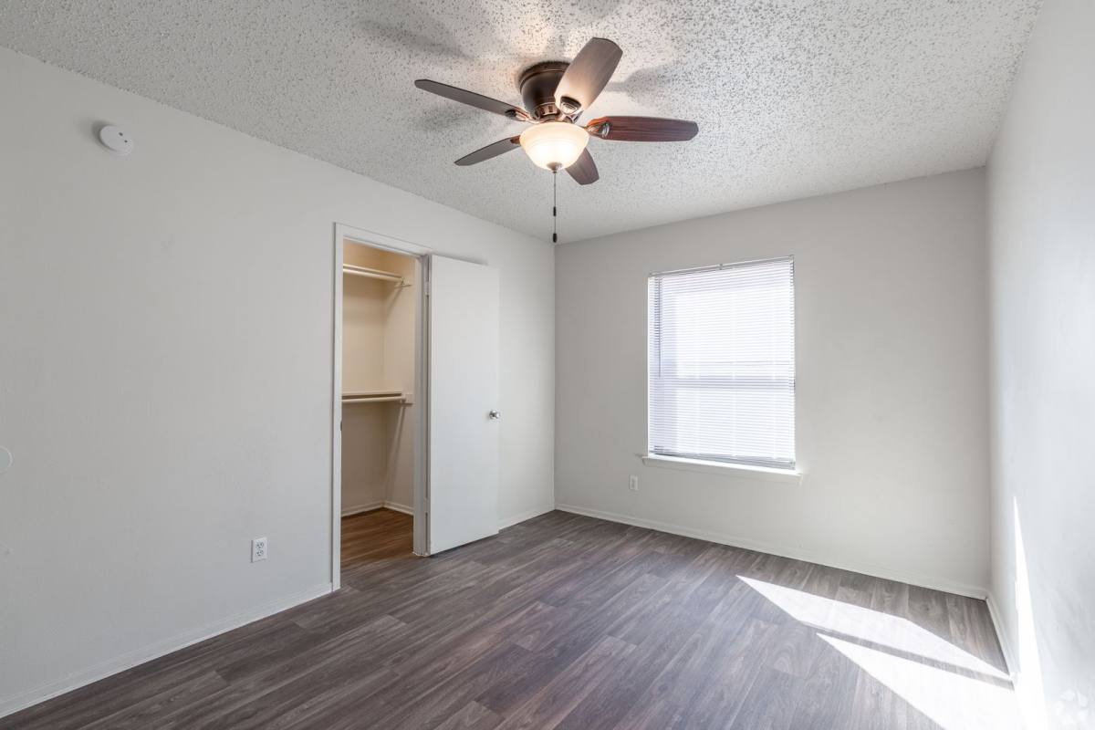 Apartment for rent at 202 Thigpen Dr, Tyler, TX 75703