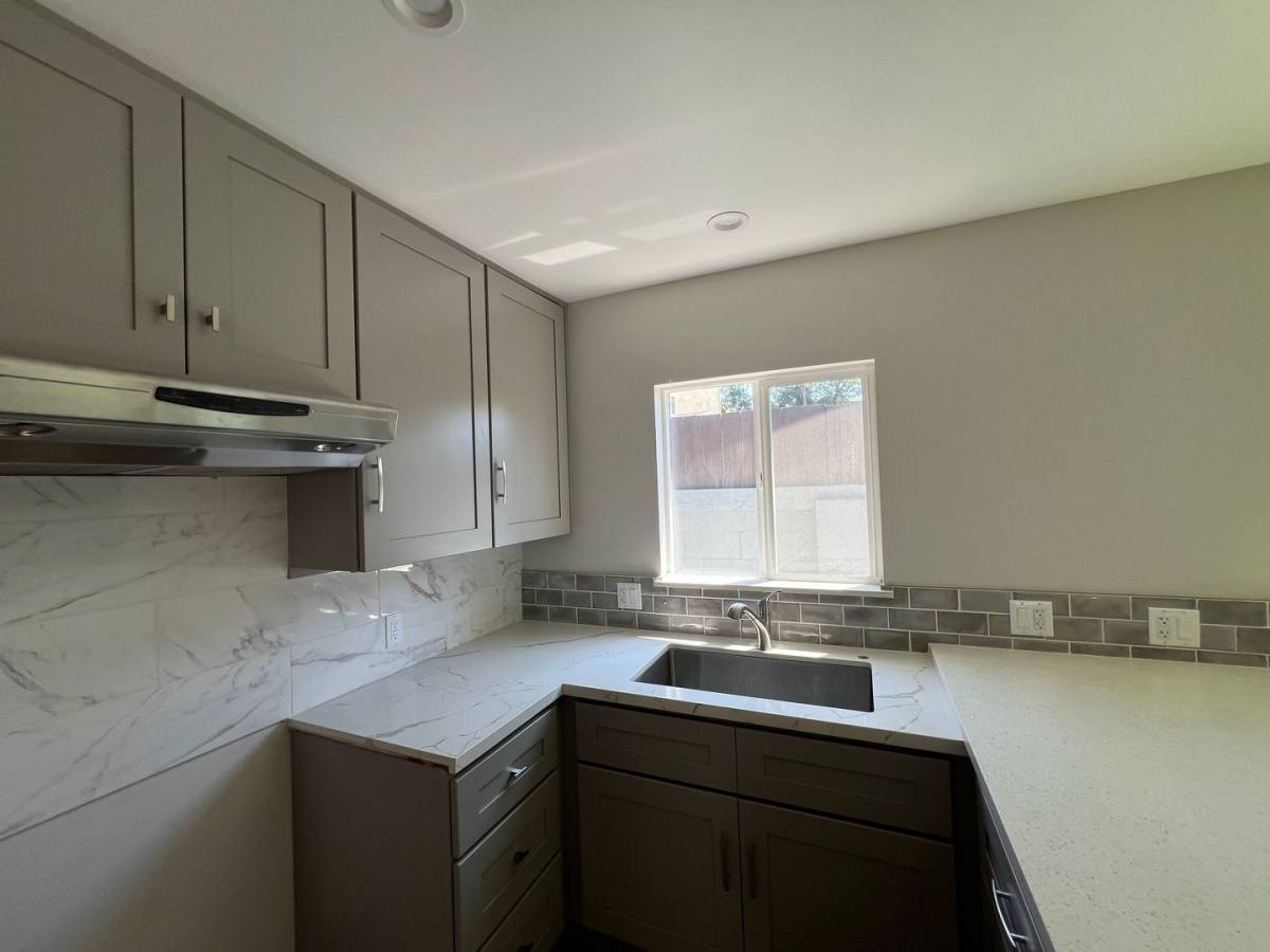 Apartment for rent at 617 W 51st St, Los Angeles, CA 90037