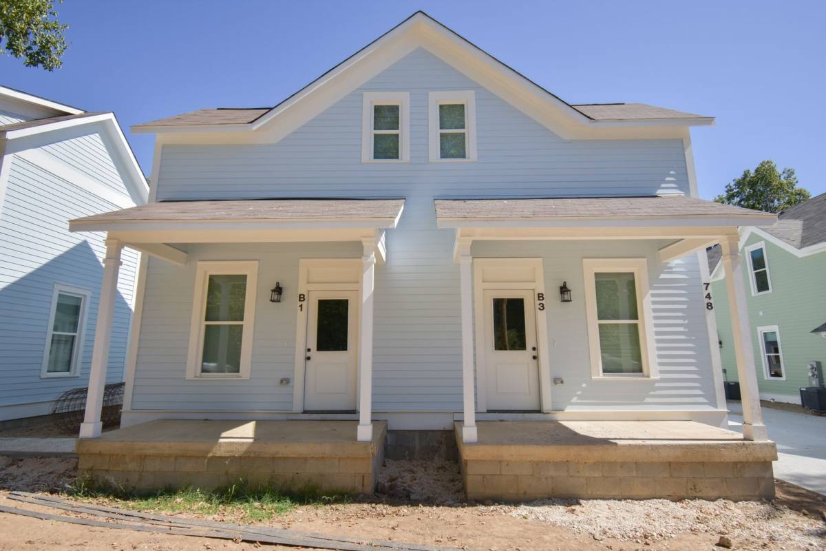 Apartment for rent at 748 S Locust Ave, Fayetteville, AR 72701