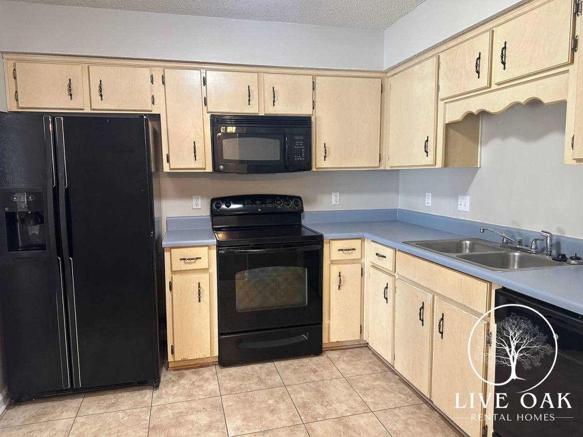 House for rent at 800 Wallace Martin Dr, Hinesville, GA 31313
