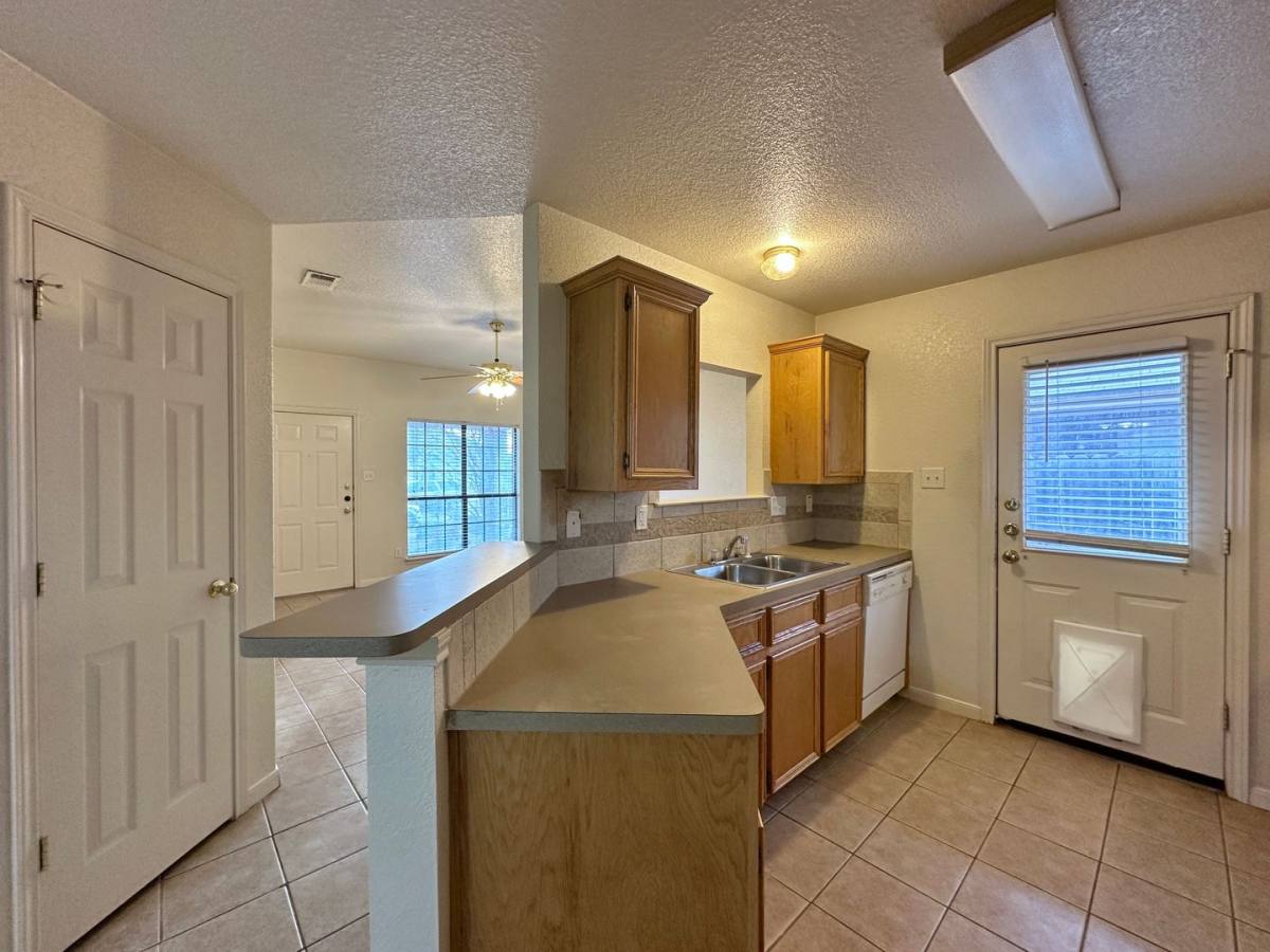 Townhouse for rent at 1111 Cinch Dr, Killeen, TX 76549