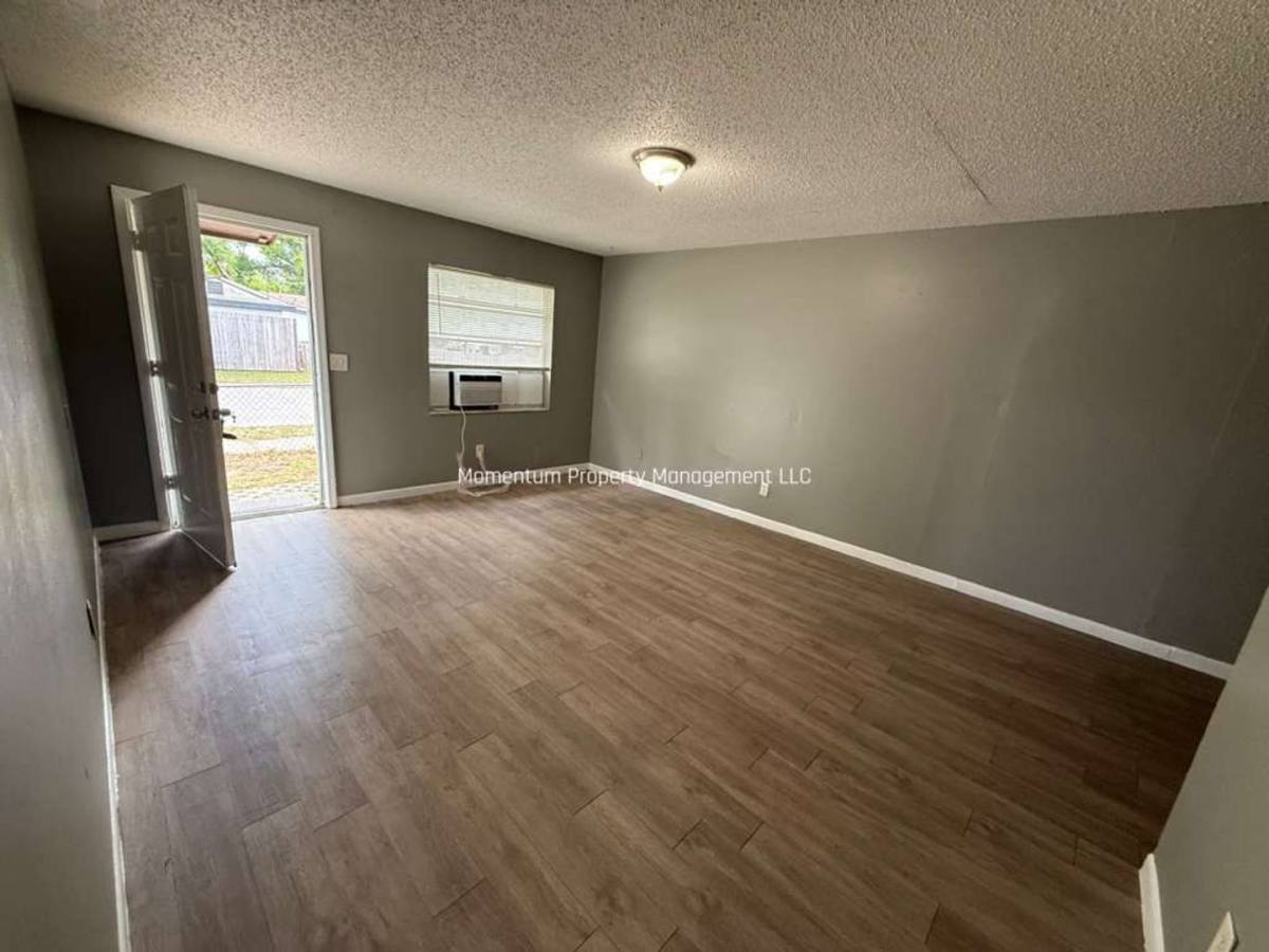Apartment for rent at 8218 N Elmer St, Tampa, FL 33604
